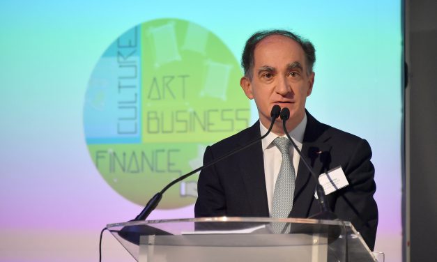 Minister speaks of importance of business in art