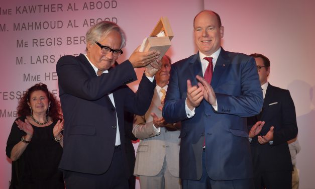 Futurum Award goes to Sir Anish Kapoor