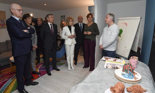 Ministers visit Association helping victims of violence