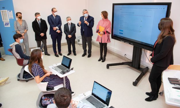 Monaco distributes 1,200 laptops to students