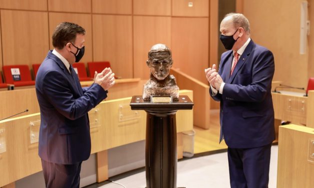 Memorial to Resistance martyr unveiled at National Council