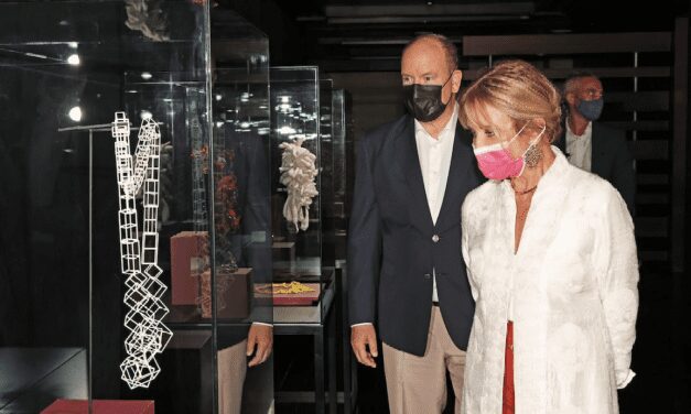 Artists’ Jewellery fascinates at Grimaldi Forum