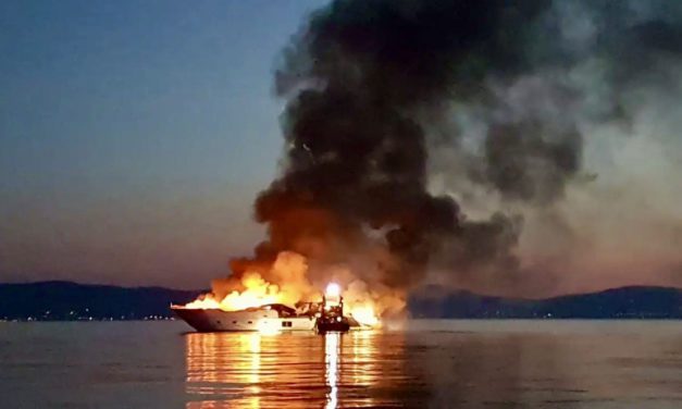 Yacht destroyed in fiery blaze off Îles d’Hyères