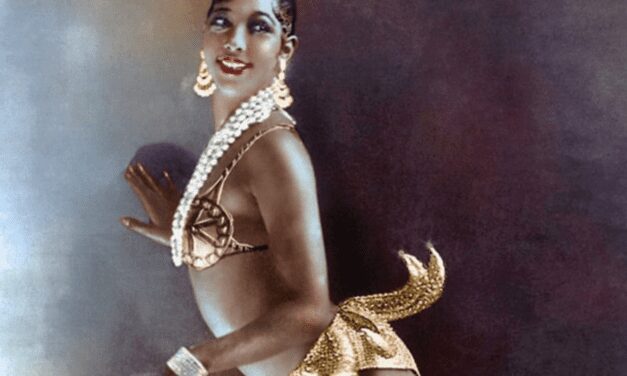 Josephine Baker receives top honour in France