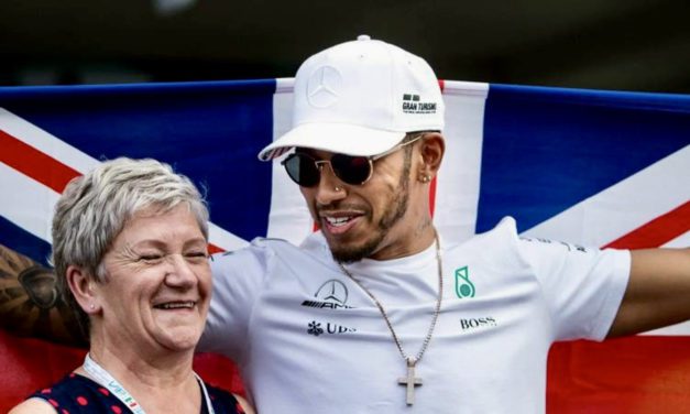 Hamilton to take mother’s maiden name