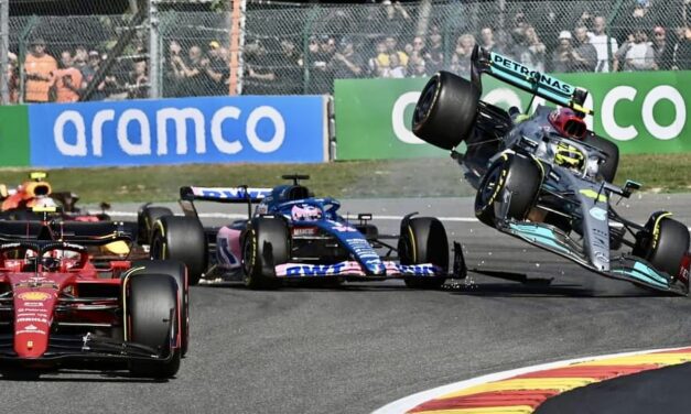 Hamilton crashes out of Belgian Grand Prix in first lap