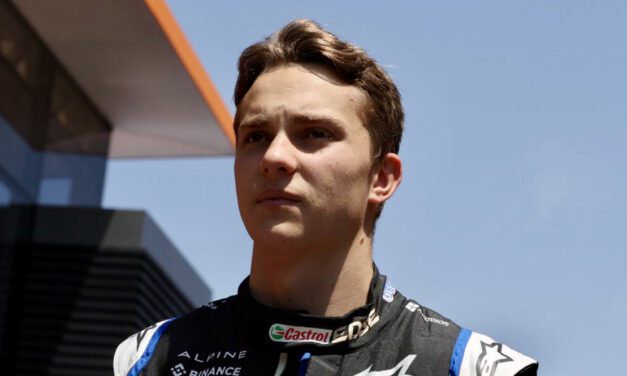 Piastri to drive for McLaren as Alpine lose contract battle