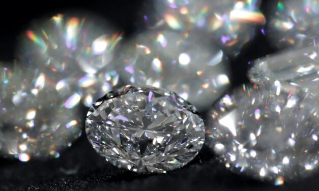 EU urged to impose sanctions on Russian diamonds