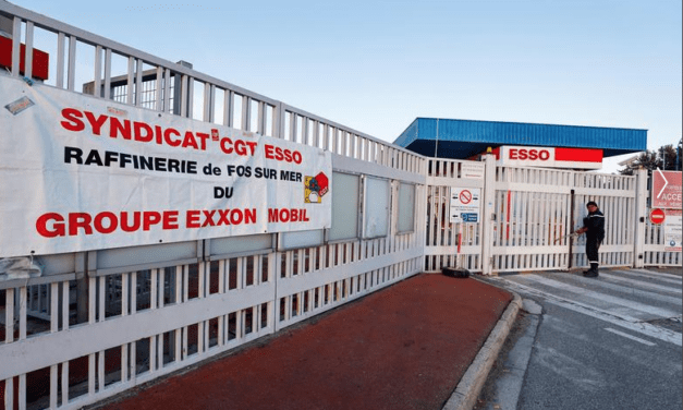 Fos-sur-Mer return to work set to ease local fuel shortages
