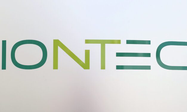 BioNTech signs deal with UK for personalised cancer therapies