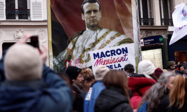 Strike turnout encourages French unions in pension fight