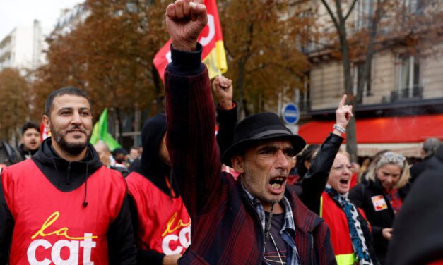French refinery strikes loom again in clash over pension reform