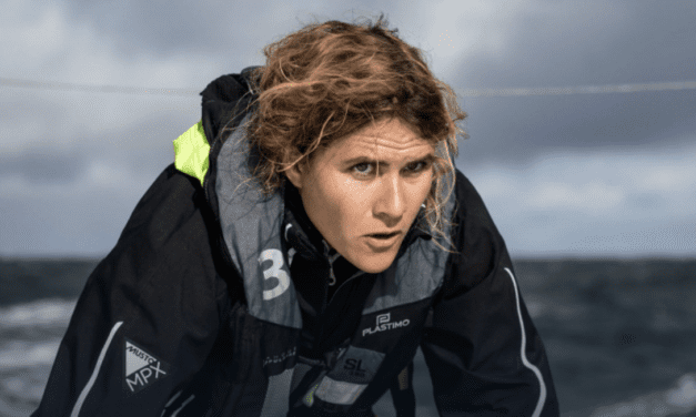Bank not so popular after dropping female sailor