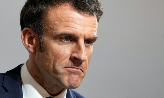 French government survives no confidence vote – just