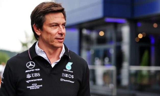 Toto Wolff signs new deal with Mercedes