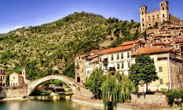 Symbolic march connects Dolceaqua and Monaco