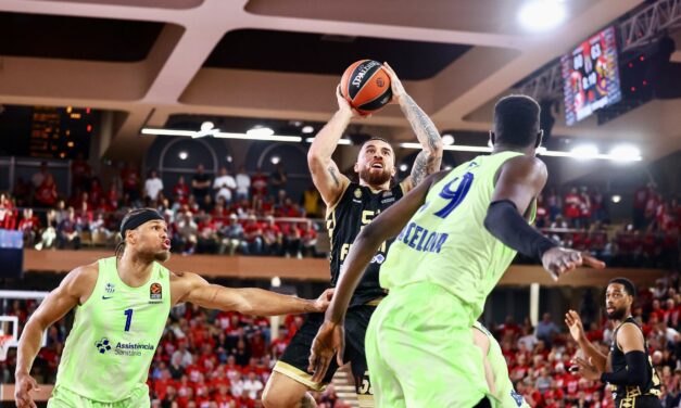 Roca team roars past Barcelona in commanding quarter-final opener