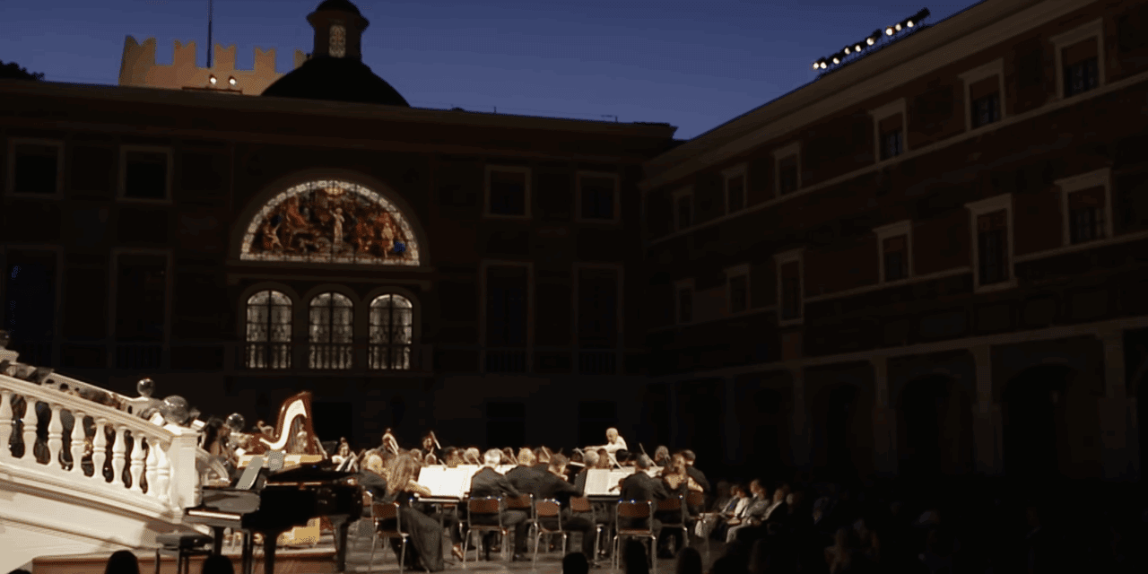 Music under the stars as Palace courtyard concerts return