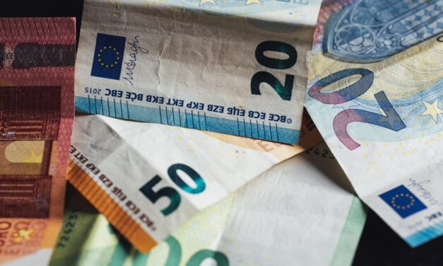 Imposter pretending to live in Monaco swindles €220,000 from victim in fake cash scheme