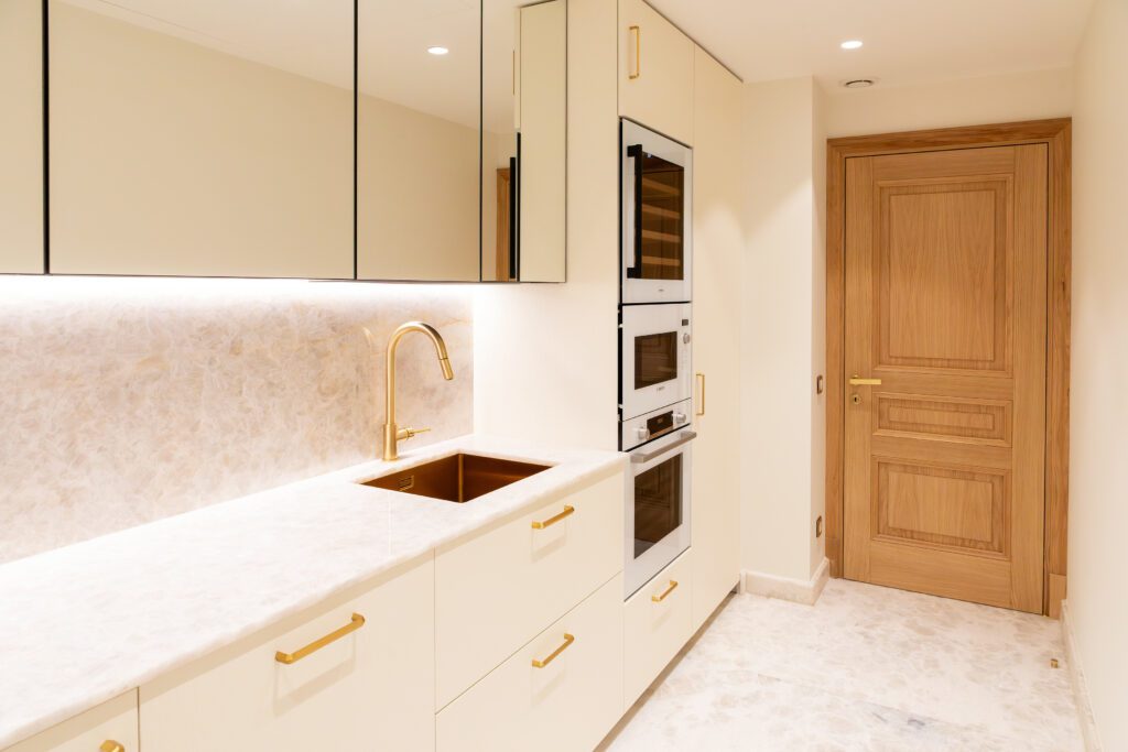 Sale – Residence Auteuil – 140sqm – EUR 8.5m