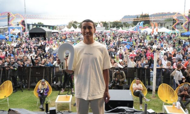 Egan Bernal honoured as “Peace Champion of the Year 2025” in Zipaquirá