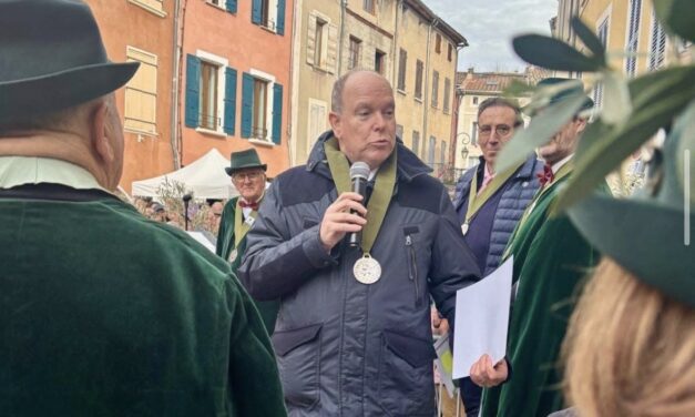 HSH Prince Albert II honoured at olive festival in Drôme village