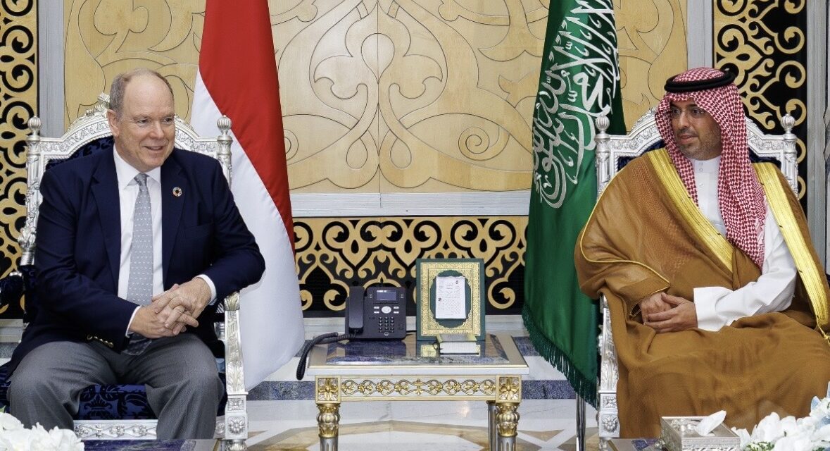 Prince Albert II backs Team Monaco as E1 season opens in Jeddah