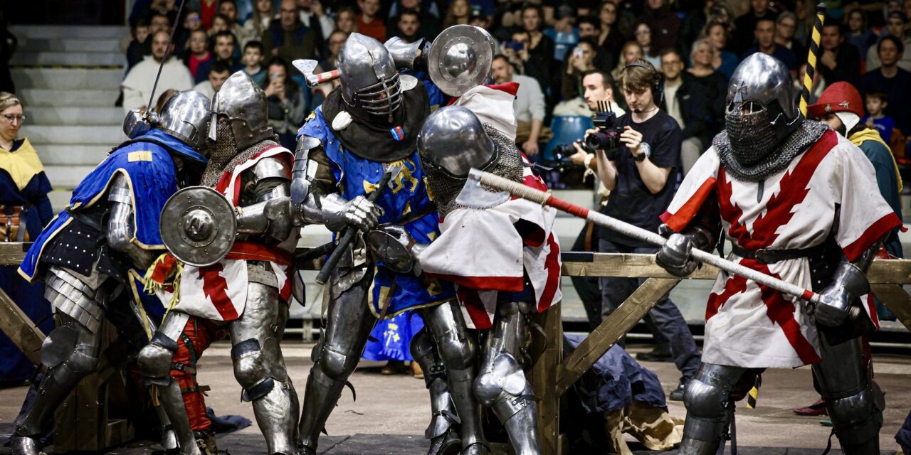 Medieval combat takes over the Chapiteau de Fontvieille