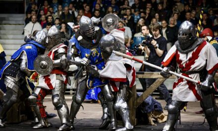 Medieval combat takes over the Chapiteau de Fontvieille