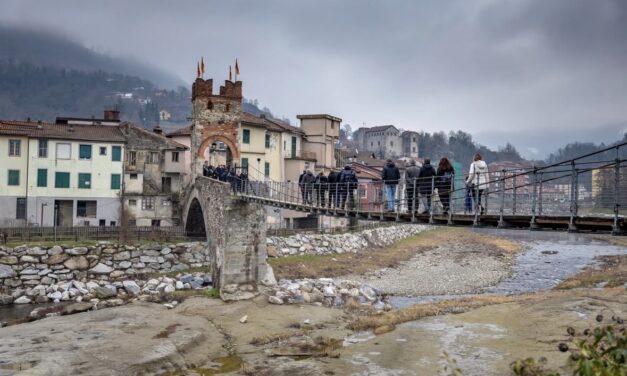 Warm crowds and deep roots greet Prince Albert II in Millesimo