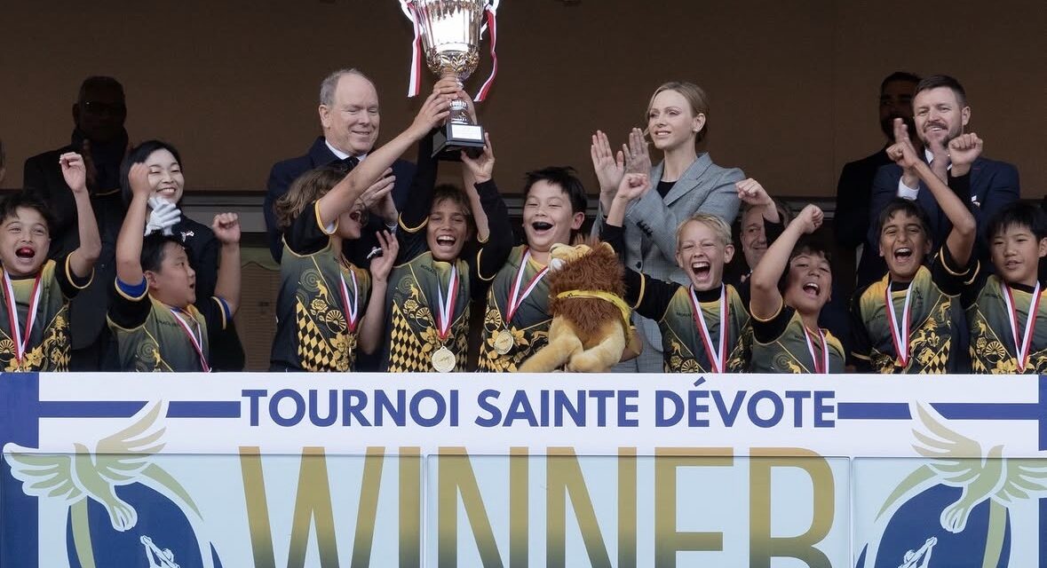 Prince Albert II and Princess Charlène crown Singapore champions
