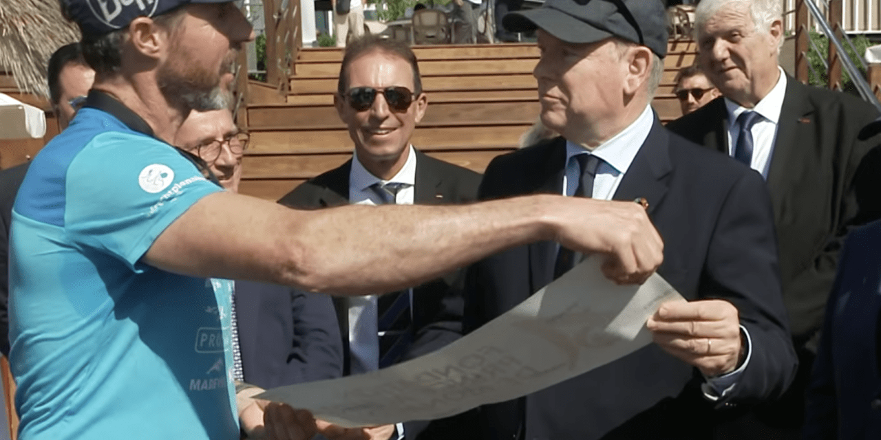 Plastic Soup Surfer sails for change