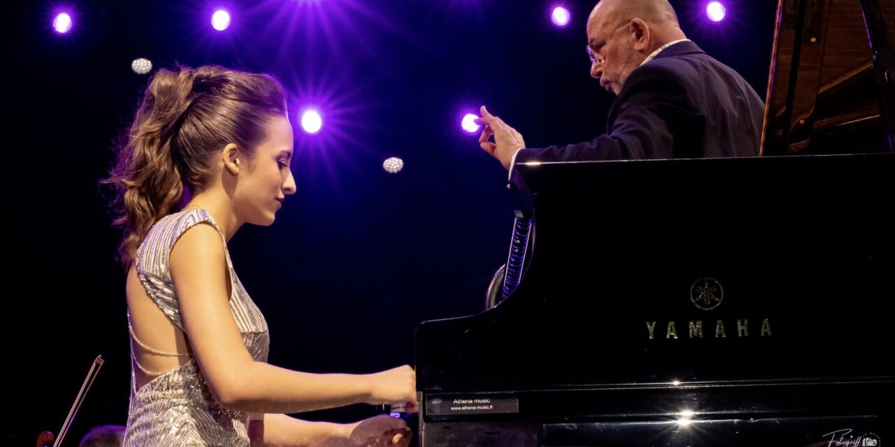 Monégasque pianist Stella Almondo earns standing ovation at Royan’s “Un Violon sur le Sable”