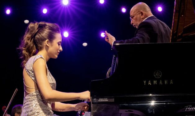 Monégasque pianist Stella Almondo earns standing ovation at Royan’s “Un Violon sur le Sable”