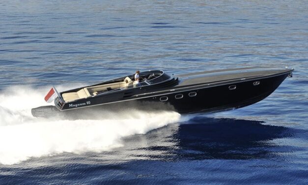 Monegasque Magnum 60 recovered after Nice grounding