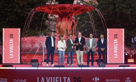 Prince Albert II joins Vuelta finale in Granada